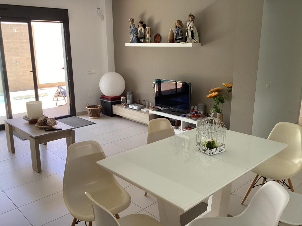 Housesleeps6-Pool-Beach-Garden-Solarium-Petok أوريويلا المظهر الخارجي الصورة