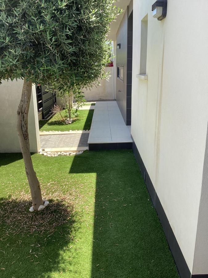 Housesleeps6-Pool-Beach-Garden-Solarium-Petok أوريويلا المظهر الخارجي الصورة
