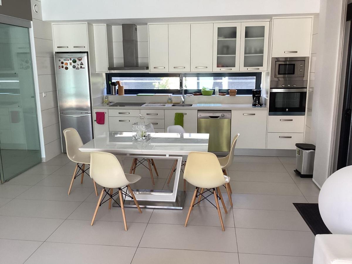 Housesleeps6-Pool-Beach-Garden-Solarium-Petok أوريويلا المظهر الخارجي الصورة
