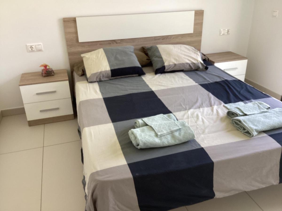 Housesleeps6-Pool-Beach-Garden-Solarium-Petok أوريويلا المظهر الخارجي الصورة