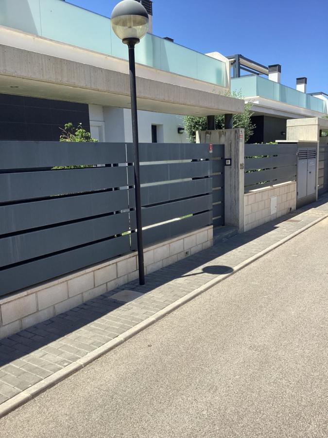 Housesleeps6-Pool-Beach-Garden-Solarium-Petok أوريويلا المظهر الخارجي الصورة